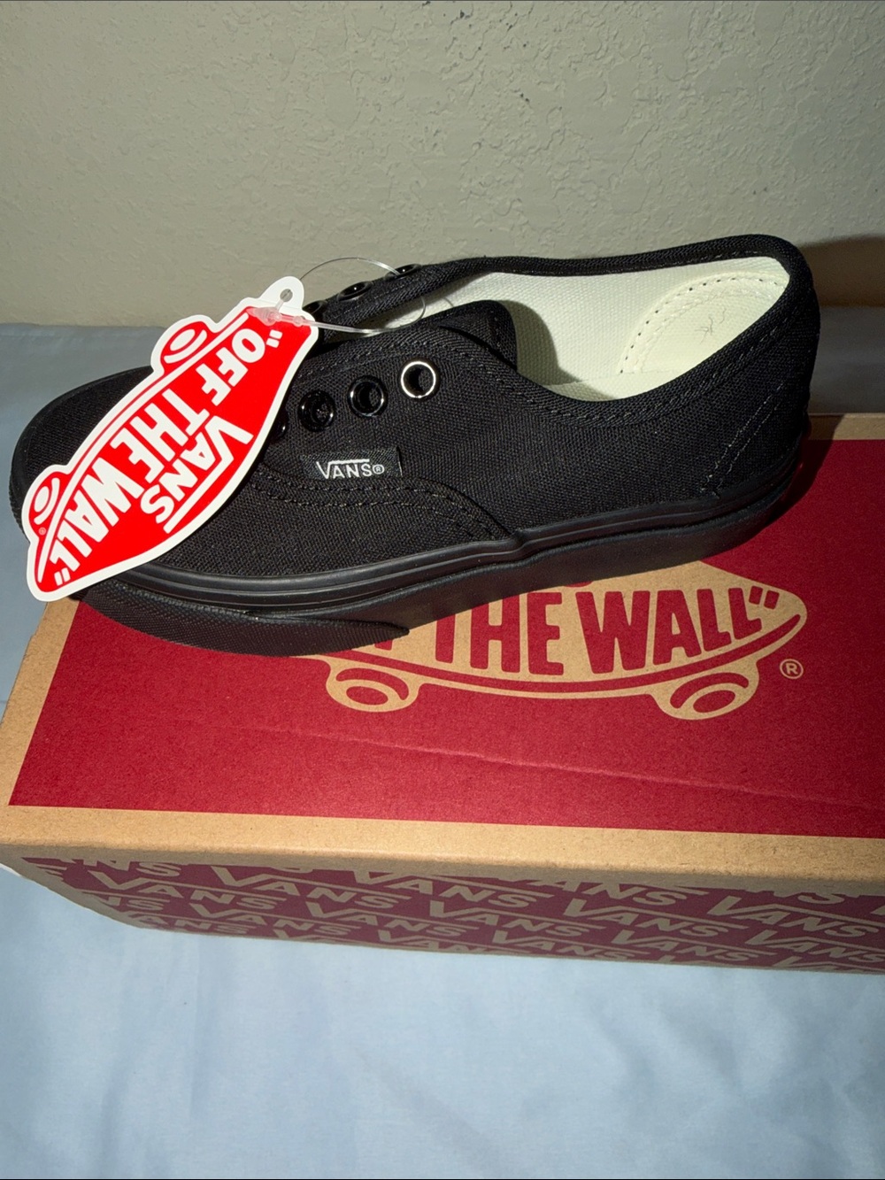 Vans Kids Black Canvas Low-Top Sneaker - Picture 2 of 8